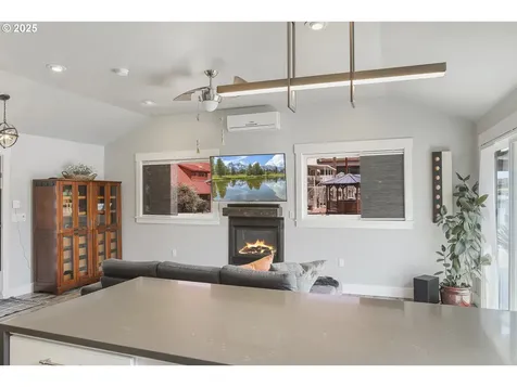 1645 N Jantzen Avenue Portland OR 97217