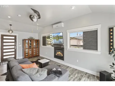 1645 N Jantzen Avenue Portland OR 97217