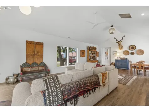 21080 NE Ribbon Ridge Road Newberg OR 97132