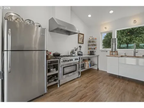 21080 NE Ribbon Ridge Road Newberg OR 97132