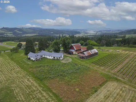 21080 NE Ribbon Ridge Road Newberg OR 97132
