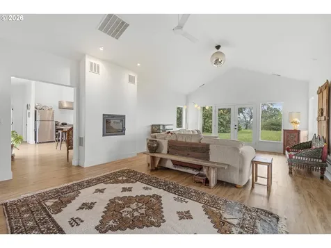 21080 NE Ribbon Ridge Road Newberg OR 97132
