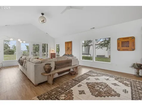 21080 NE Ribbon Ridge Road Newberg OR 97132