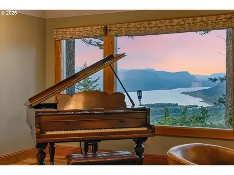 41225 E Larch Mountain Road Corbett OR 97019