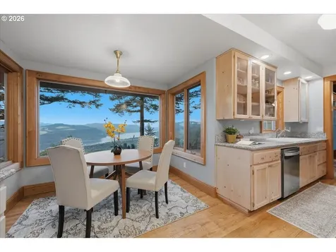 41225 E Larch Mountain Road Corbett OR 97019