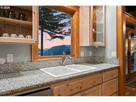 41225 E Larch Mountain Road Corbett OR 97019