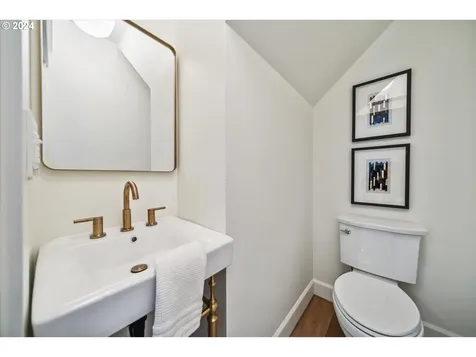 2458 SE Cora Street Portland OR 97202