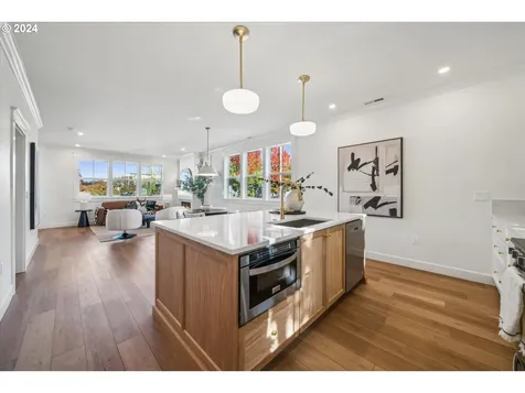 2458 SE Cora Street Portland OR 97202
