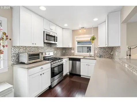 245 SE 74th Avenue Portland OR 97215