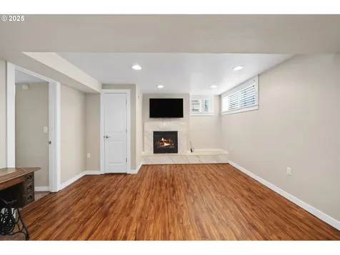 245 SE 74th Avenue Portland OR 97215