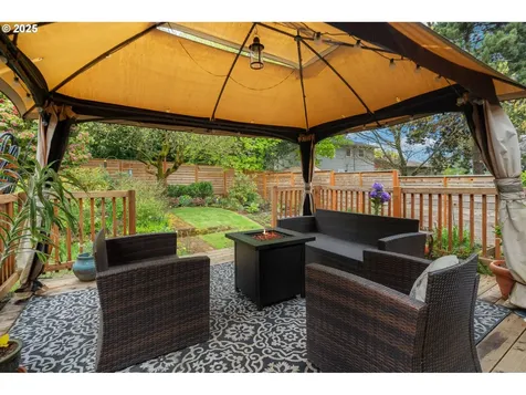 245 SE 74th Avenue Portland OR 97215