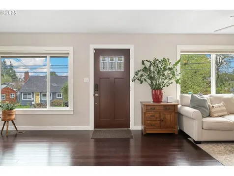 245 SE 74th Avenue Portland OR 97215