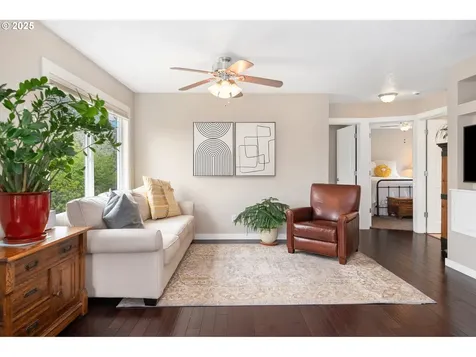 245 SE 74th Avenue Portland OR 97215