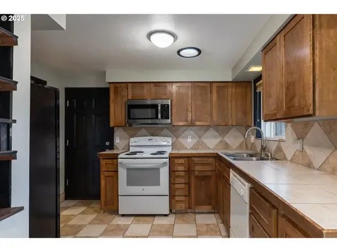 11220 S Parkland Court Oregon City OR 97045