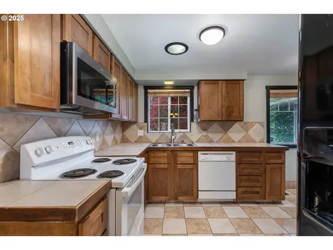 11220 S Parkland Court Oregon City OR 97045