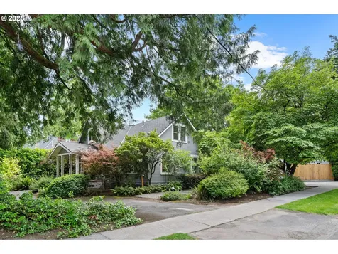 496 8th Street Lake Oswego OR 97034
