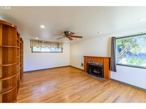 3854 Jasper Road Springfield OR 97478