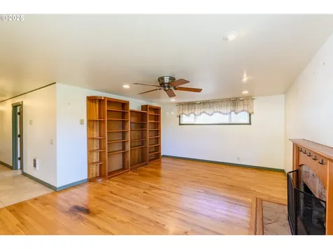 3854 Jasper Road Springfield OR 97478