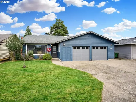 2135 Country Club Terrace Woodburn OR 97071
