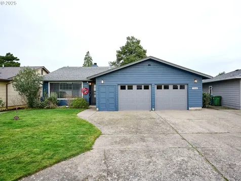 2135 Country Club Terrace Woodburn OR 97071