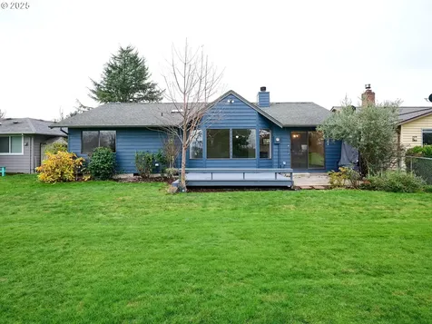 2135 Country Club Terrace Woodburn OR 97071