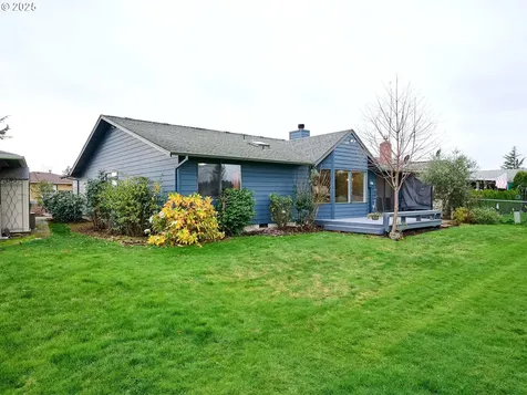 2135 Country Club Terrace Woodburn OR 97071