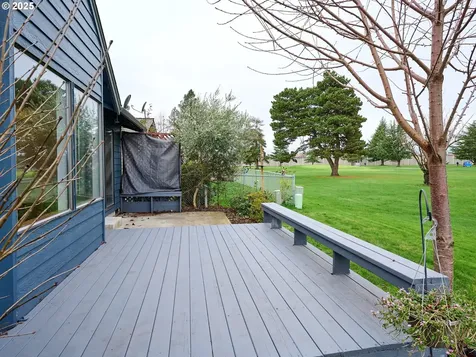 2135 Country Club Terrace Woodburn OR 97071
