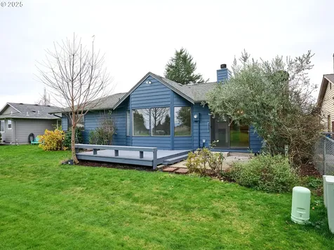 2135 Country Club Terrace Woodburn OR 97071