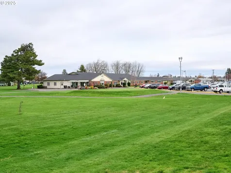 2135 Country Club Terrace Woodburn OR 97071