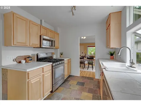 2951 NE 35th Avenue Portland OR 97212