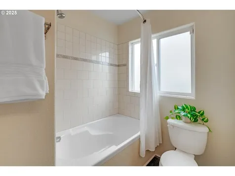 2951 NE 35th Avenue Portland OR 97212