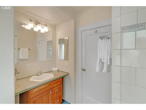 2951 NE 35th Avenue Portland OR 97212