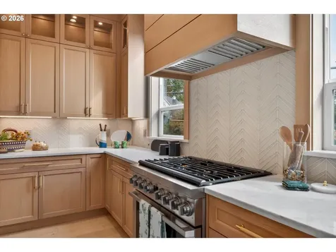 1864 SW Dickinson Lane Portland OR 97219