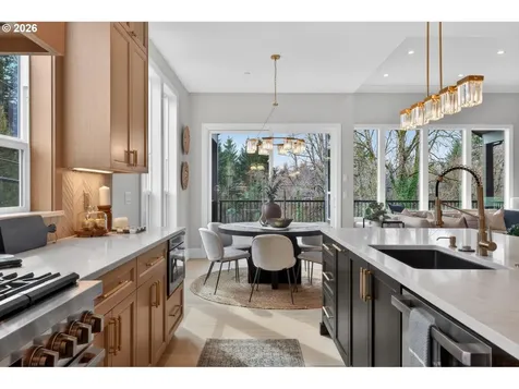 1864 SW Dickinson Lane Portland OR 97219