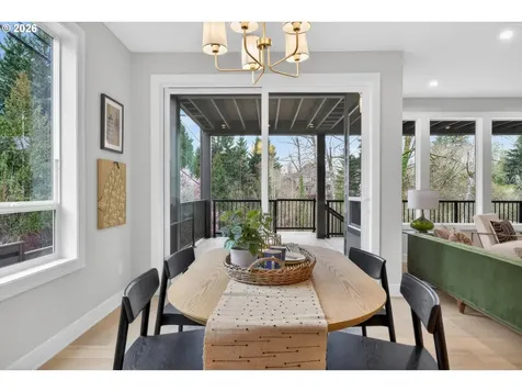1864 SW Dickinson Lane Portland OR 97219