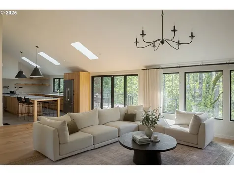 4203 SW 48th Place Portland OR 97221