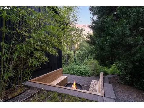 4203 SW 48th Place Portland OR 97221