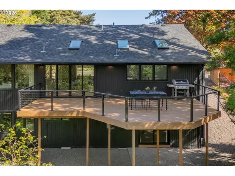 4203 SW 48th Place Portland OR 97221