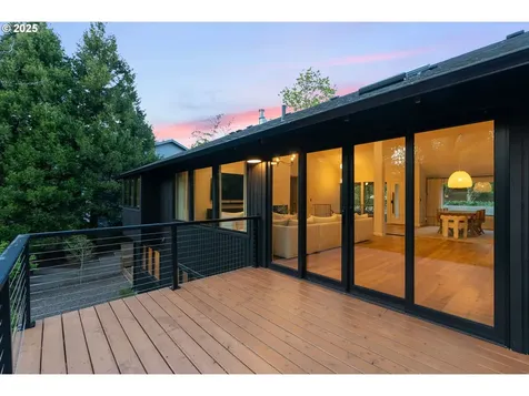 4203 SW 48th Place Portland OR 97221