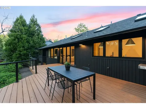 4203 SW 48th Place Portland OR 97221