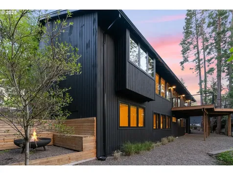4203 SW 48th Place Portland OR 97221