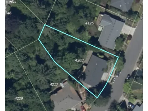 4203 SW 48th Place Portland OR 97221