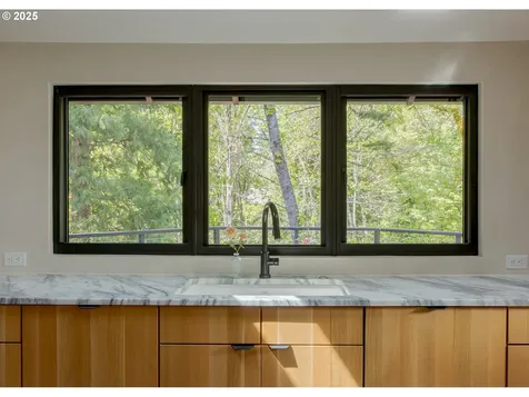 4203 SW 48th Place Portland OR 97221