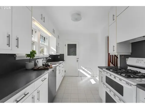 2025 NE 56th Avenue Portland OR 97213