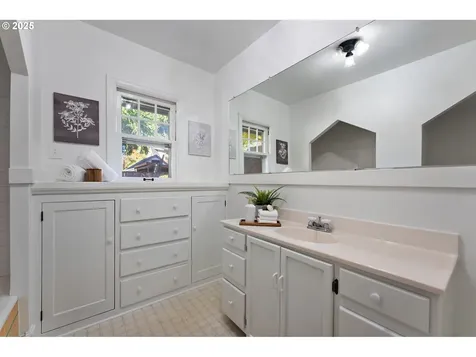 2025 NE 56th Avenue Portland OR 97213