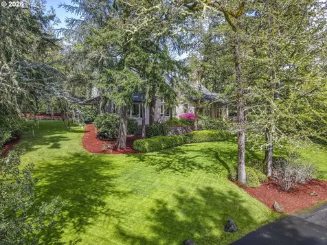 5171 Solar Heights Drive Eugene OR 97405
