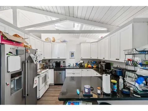 585 S Cammann Street Coos Bay OR 97420
