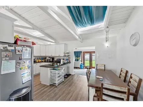 585 S Cammann Street Coos Bay OR 97420