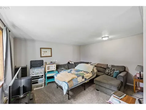 585 S Cammann Street Coos Bay OR 97420