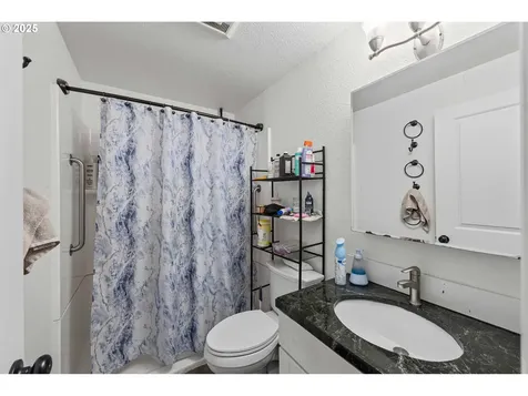 585 S Cammann Street Coos Bay OR 97420